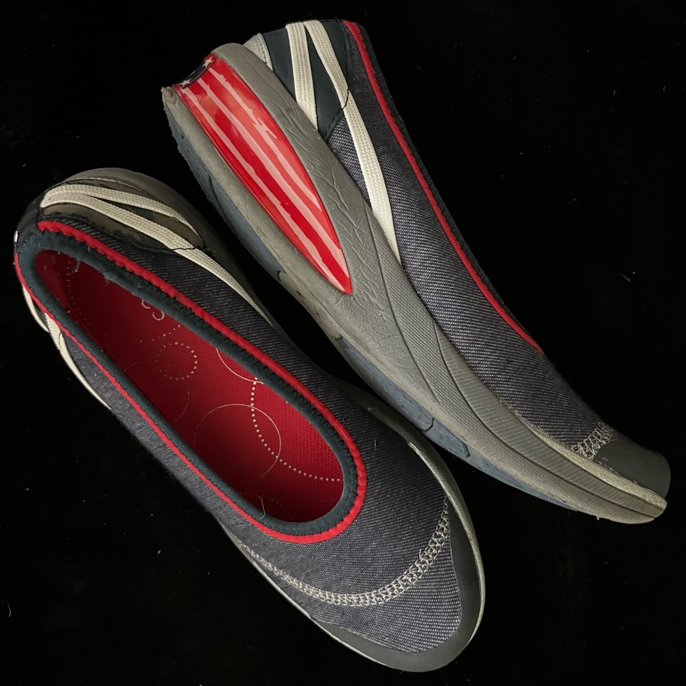 B ZEE loafer slip on comfy